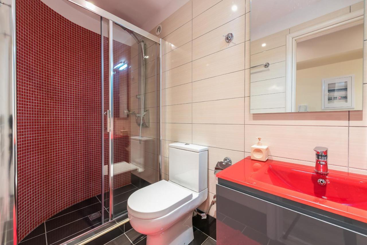 An Impressive 2 Bdr Apt In Glyfada Athen Eksteriør billede